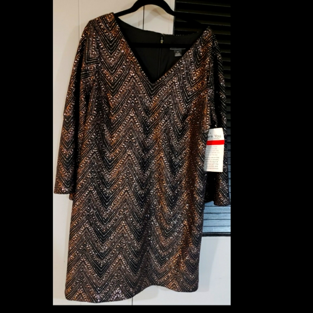 Black and Gold Cocktail Dress Sz 18, New with tags,  Jessica Howard